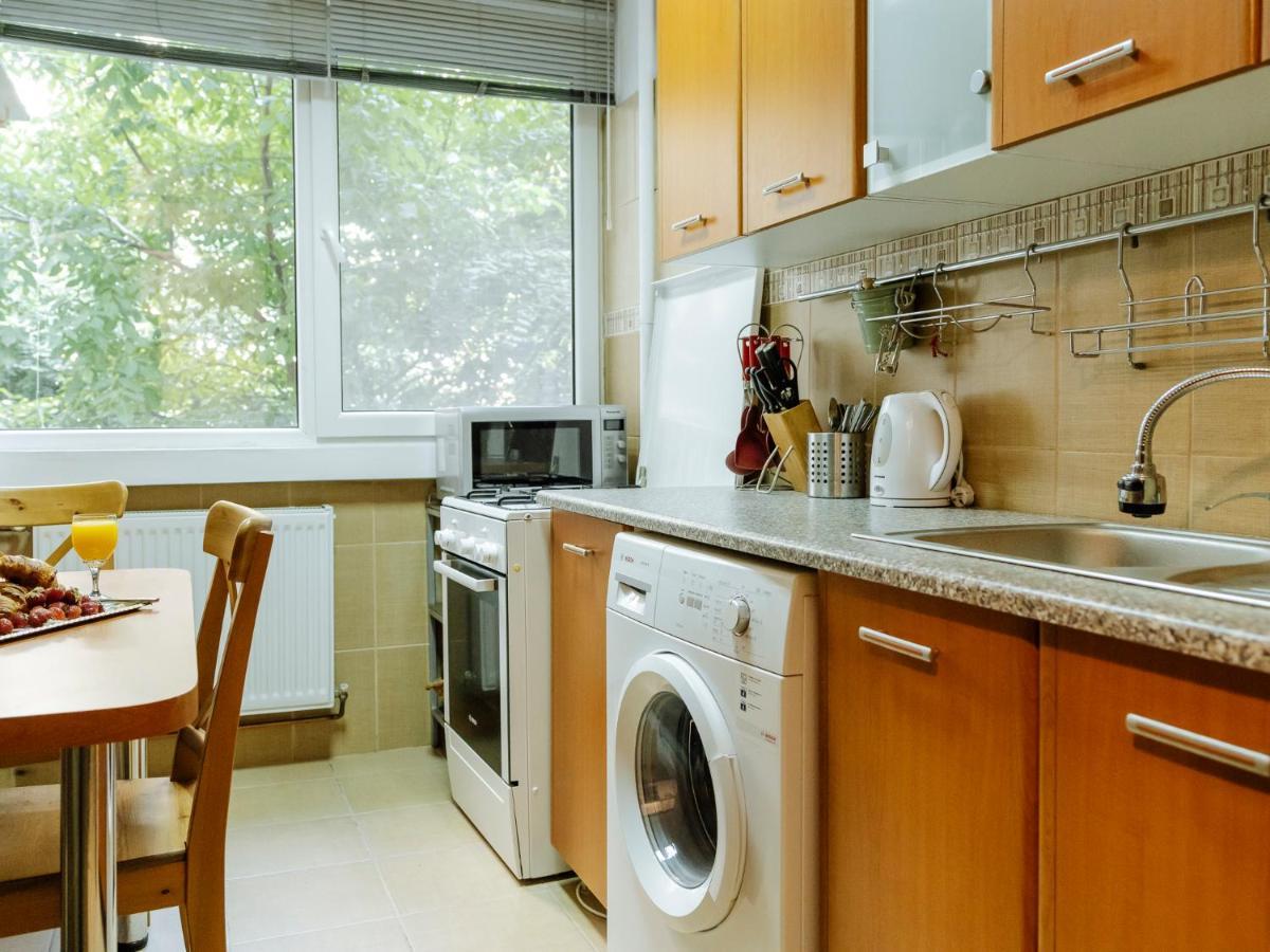 Old Town Historic Apartment With Backyard Mini Park Bucarest Exterior foto